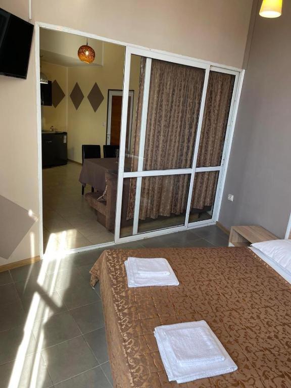 Apartments Danita & Restaurant&Pool Bar Warna Exterior foto
