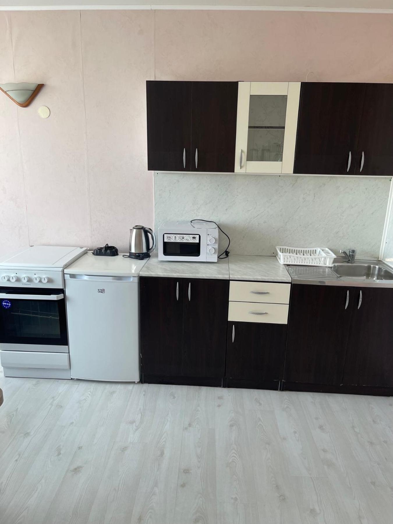 Apartments Danita & Restaurant&Pool Bar Warna Exterior foto