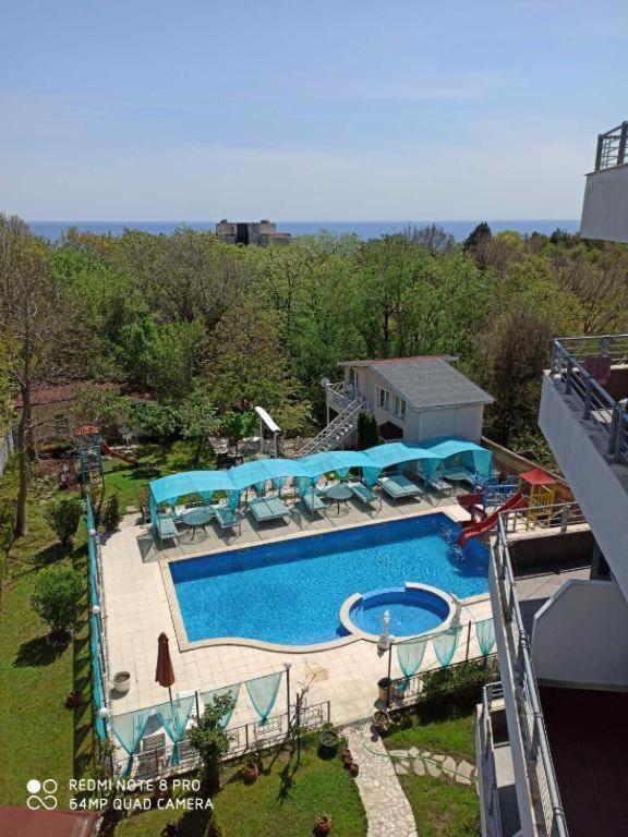 Apartments Danita & Restaurant&Pool Bar Warna Exterior foto
